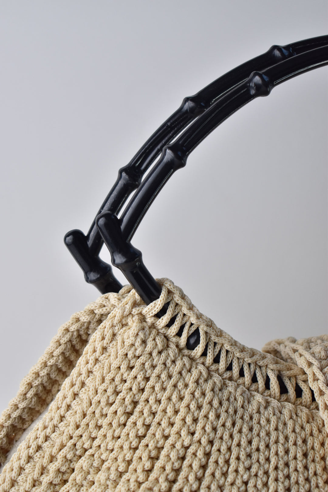 Χειροποίητη Τσάντα Με Κοκάλινα Χερούλια