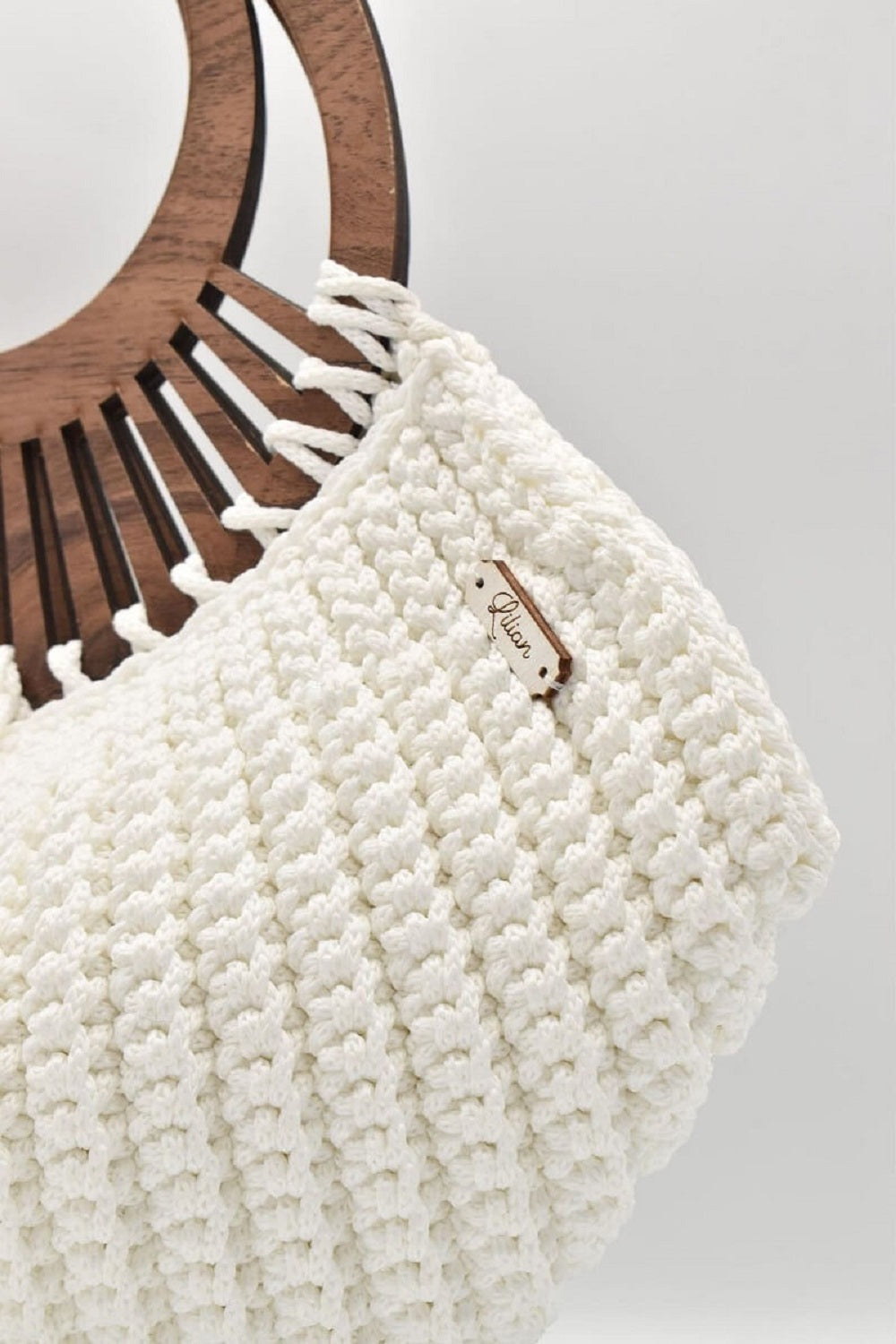 Χειροποίητη Τσαντά Με Ξύλινα Χερούλια